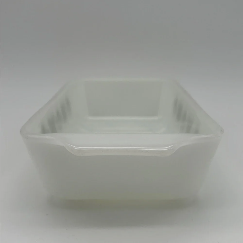 Vintage Anchor Hocking 441 Fire-King Meadow Green Milk Glass Baking Dish - 1 Qt
